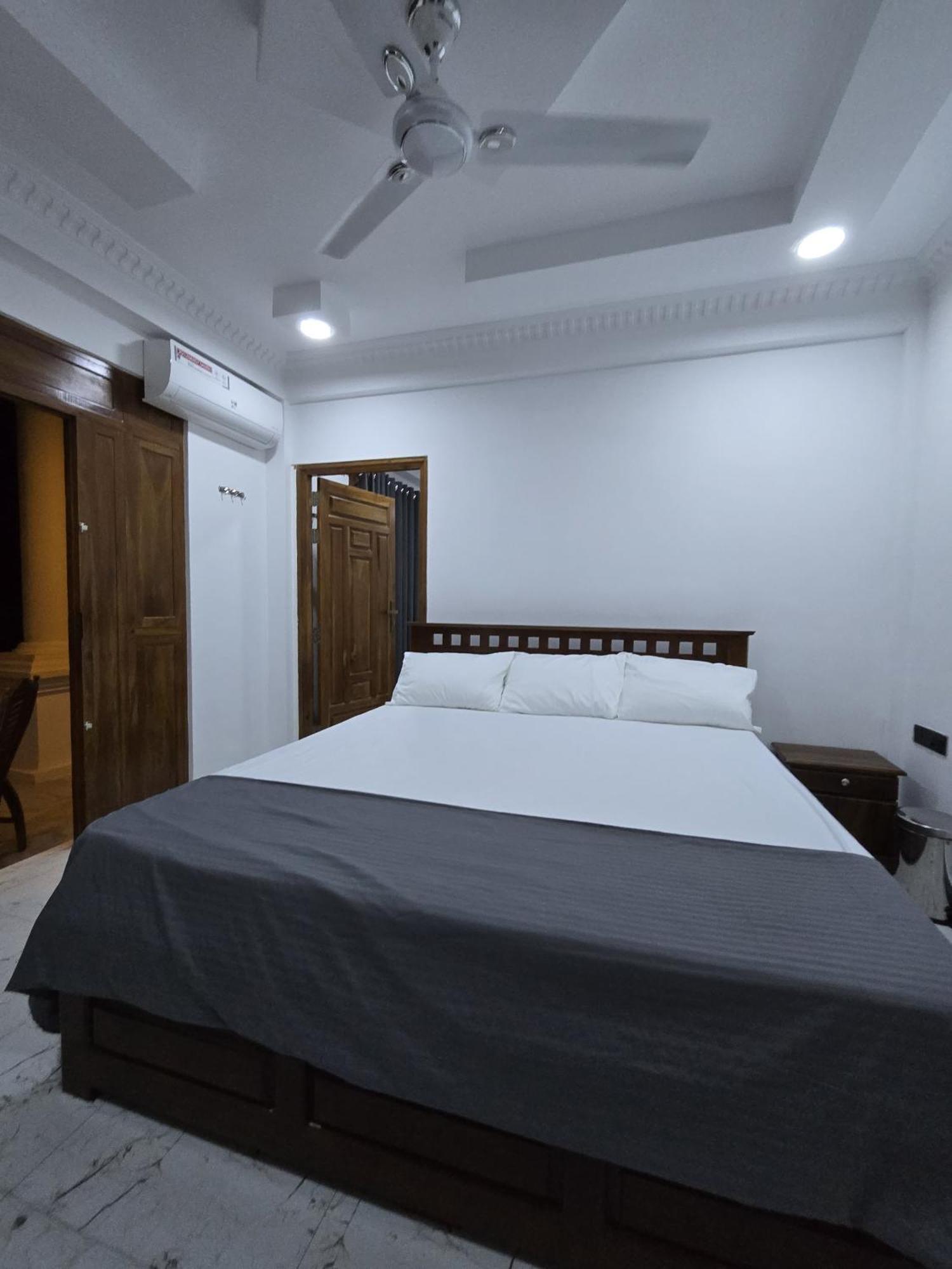 Munril Guest Apartamento Jaffna Exterior foto